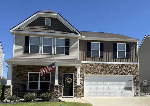 192 Centennial Village Dr, Oak Ridge, TN 37830