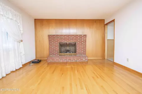 Living - 7224 Ridgeview Rd, Corryton, TN 37721 photo 1 of 7