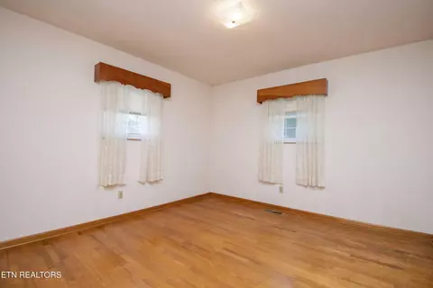 Bedroom - 7224 Ridgeview Rd, Corryton, TN 37721 photo 11 of 12