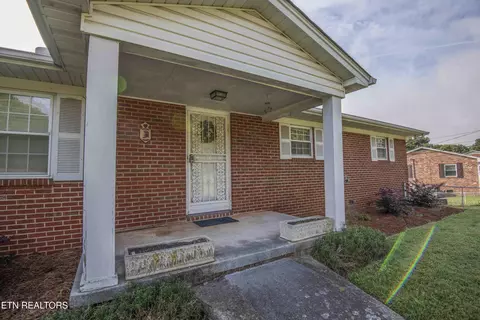 Exterior - 7224 Ridgeview Rd, Corryton, TN 37721 photo 3 of 7