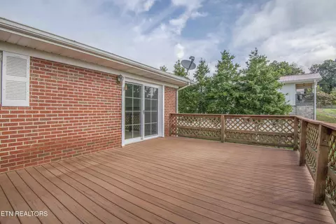 Exterior - 7224 Ridgeview Rd, Corryton, TN 37721 photo 6 of 7