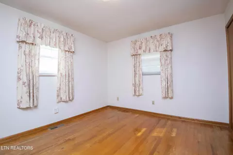 Bedroom - 7224 Ridgeview Rd, Corryton, TN 37721 photo 3 of 12