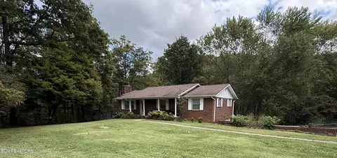 412 S Carter School Rd, Strawberry Plains, TN 37871