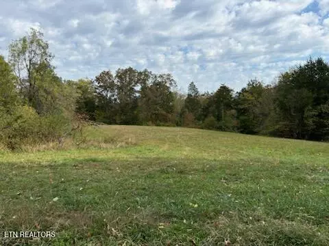 180 Wallace Farm Ln, Clinton, TN 37716