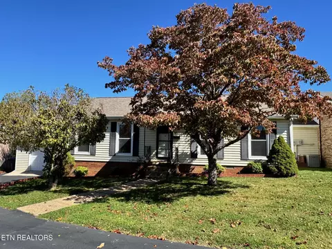 34 Hampton Sq, Crossville, TN 38555
