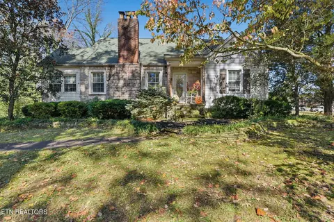 904 Granville Conner Rd, Powell, TN 37849