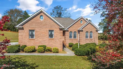 110 Crestway Dr, Sweetwater, TN 37874