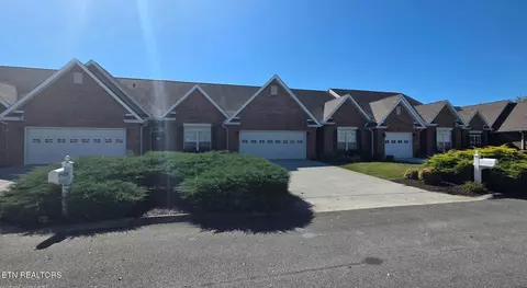 229 River Garden Ct, Sevierville, TN 37862