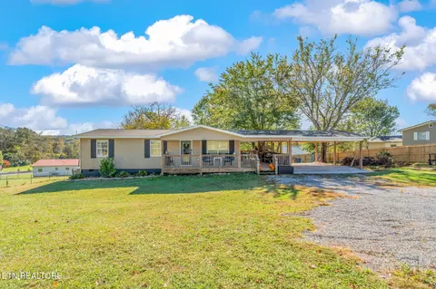 933 Monroe Cir, Madisonville, TN 37354