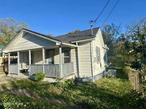 508 E Hemlock St, La Follette, TN 37766