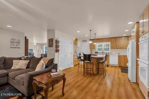 908 Riverchase Tr, Clarkrange, TN 38553 photo 9