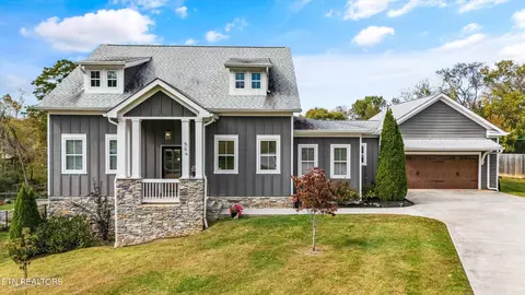 509 NW Broome Rd, Knoxville, TN 37909