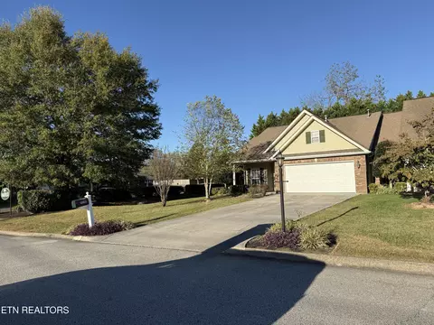 7250 Oakfield Ln, Powell, TN 37849