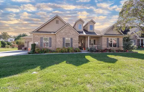 1187 Silver Leaf Dr, Lenoir City, TN 37772