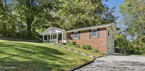 8017 Sabre Dr, Knoxville, TN 37919