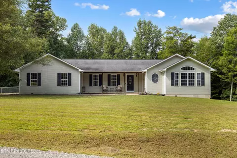 582 Chance Private Dr, Oneida, TN 37841