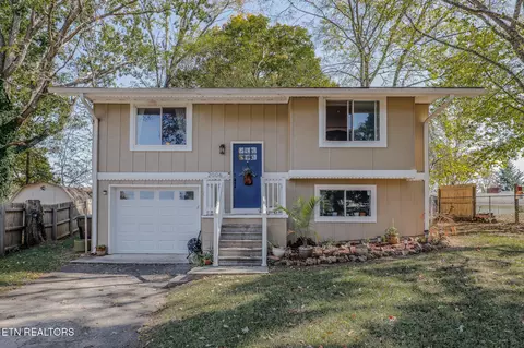 2006 Highland Rd, Maryville, TN 37801