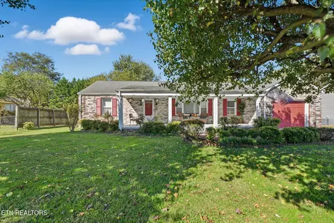 421 Hicks Cir, Clinton, TN 37716