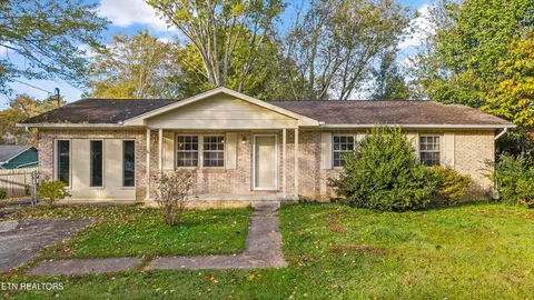 101 Duncan Dr, Oliver Springs, TN 37840