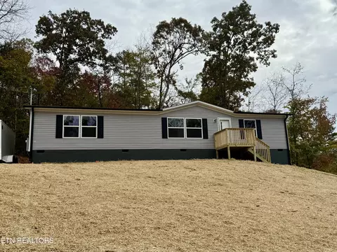 112 Clear Springs Rd, Harriman, TN 37748