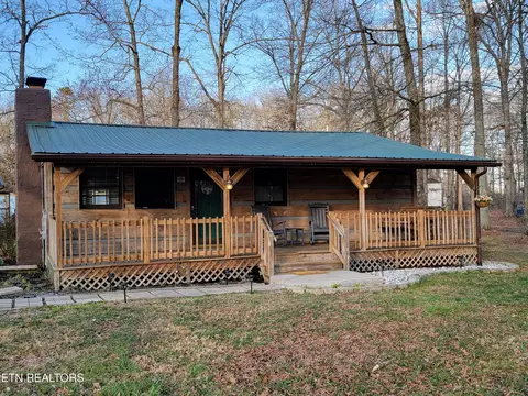 1440 Lavender Ln, Dandridge, TN 37725