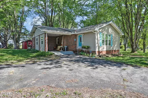 131 Oak Hill Dr, Jamestown, TN 38556
