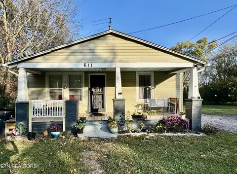 611 Glenoaks Dr, Knoxville, TN 37912