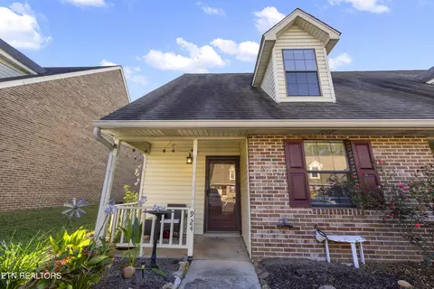924 Chip Cove Ln, Knoxville, TN 37938