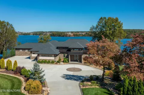 322 Okmulgee Cir, Loudon, TN 37774