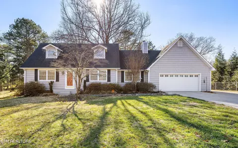 2005 Hickory Ridge Cv, Knoxville, TN 37923