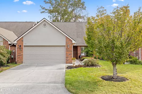 552 Farragut Commons Dr, Knoxville, TN 37934