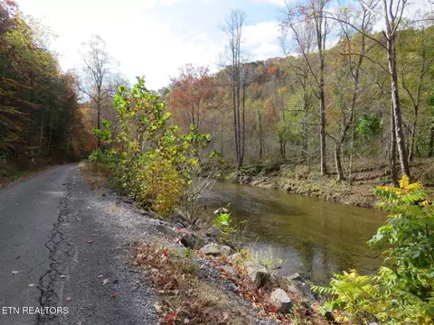 8606 Apple St, Pound, VA 24279 photo 8