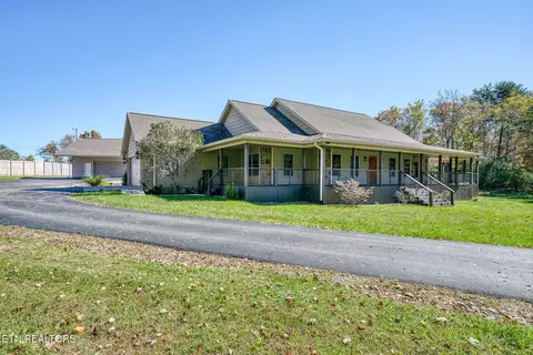 1112 Gray Eagle Dr, Crossville, TN 38572