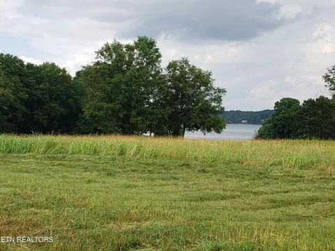 000 Tucker Place Way, Dandridge, TN 37725