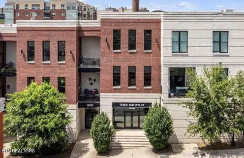 353 Ogden St #203, Knoxville, TN 37917