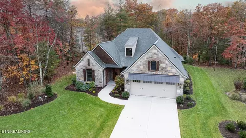 13 Laurelwood Cir, Crossville, TN 38558