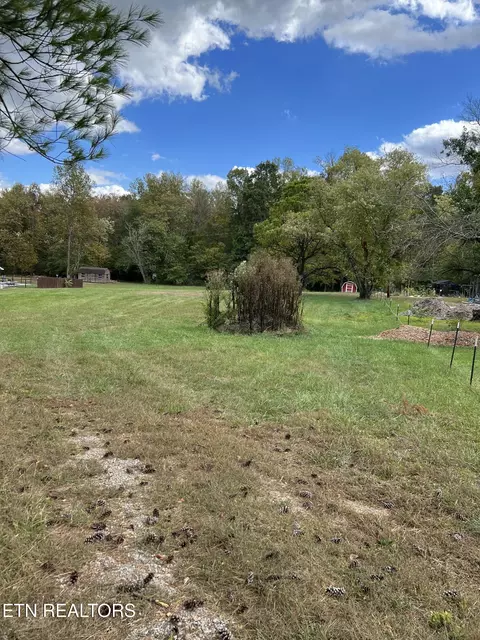 1231 Airport Rd, Oakdale, TN 37829