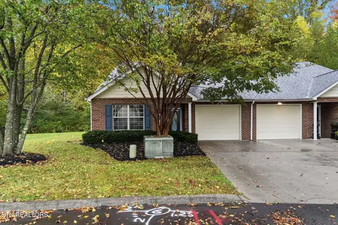 5312 Avery Woods Ln, Knoxville, TN 37921