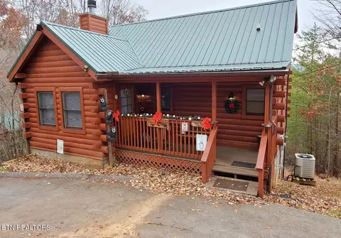 1709 Parkway View Ct, Sevierville, TN 37876