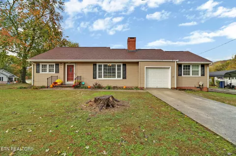 204 Vernal Dr, Harriman, TN 37748