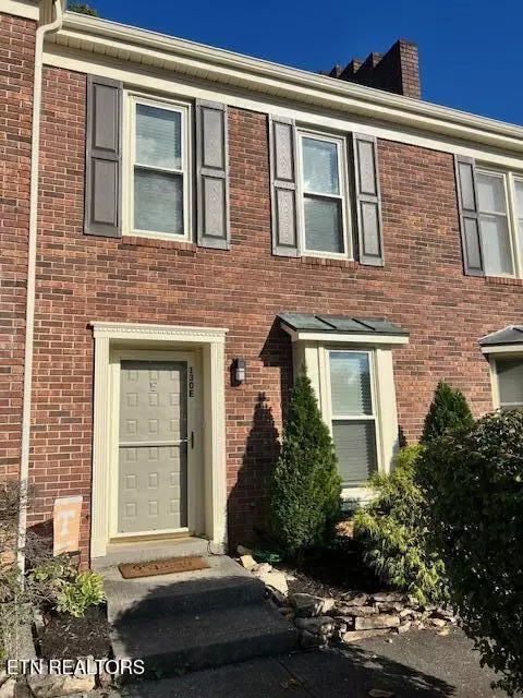 130 Durwood Rd #E, Knoxville, TN 37922