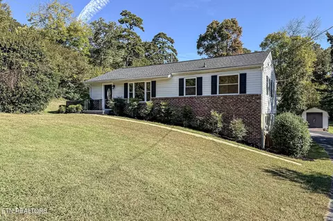 5420 Paula Rd, Knoxville, TN 37912