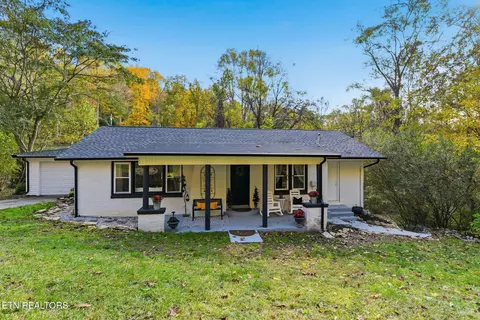 2169 Oak Grove Rd, Rocky Top, TN 37769
