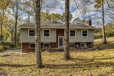 1517 Arrow Wood Rd, Knoxville, TN 37919
