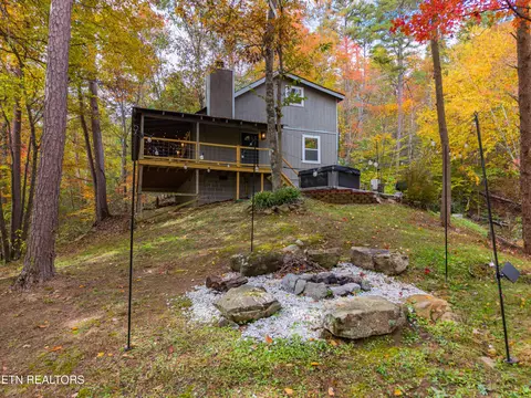 2029 Lones Branch Ln, Pigeon Forge, TN 37876