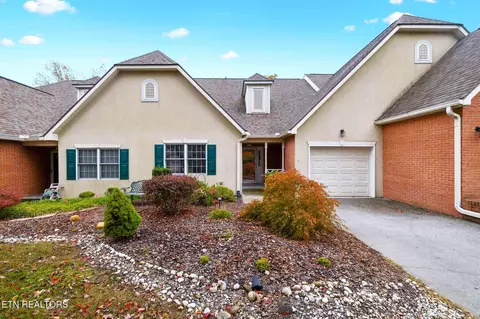 375 Paine Lake Dr, Sevierville, TN 37862