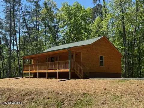 2779 Easy St, Sevierville, TN 37862