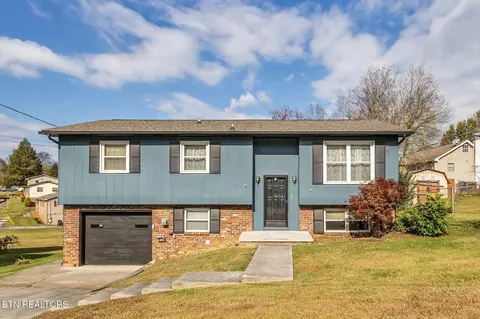 4305 W Scarlett Ln, Knoxville, TN 37920