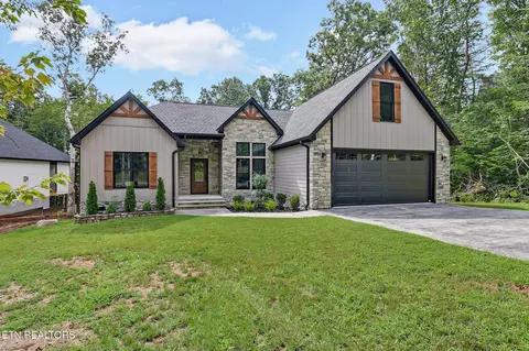 150 Adler Ln, Crossville, TN 38558