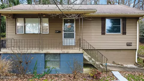 96 Olney Ln, Oak Ridge, TN 37830